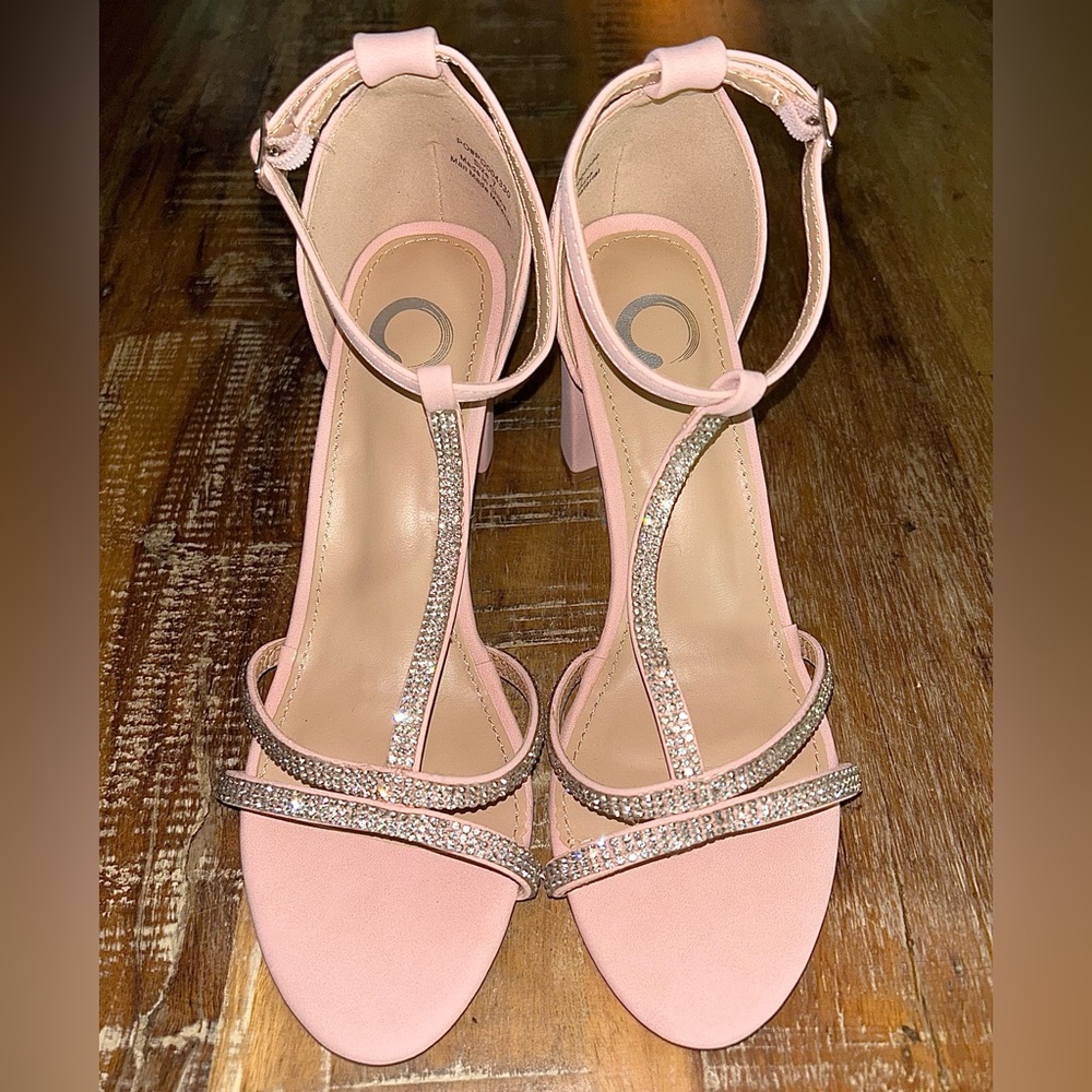 Pink High Heels - Picture 3 of 6